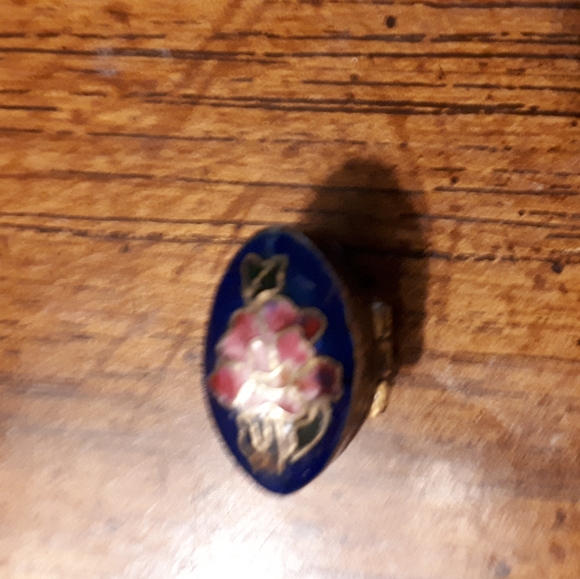 Vintage tiny stash box - Picture 4 of 5